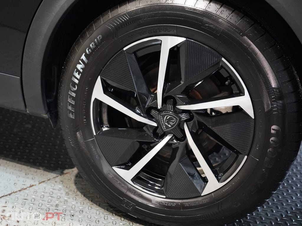 Peugeot 408 1.6 Hybrid Allure e-EAT8