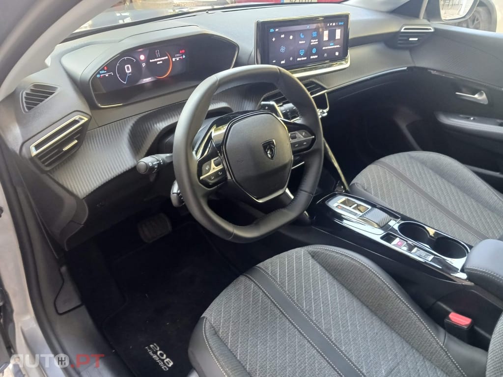 Peugeot 208 1.2 Hybrid Allure e-DCS6