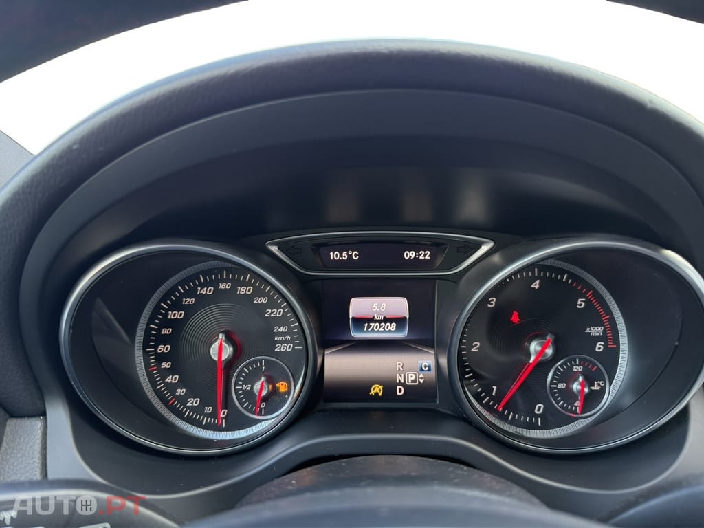 Mercedes-Benz CLA 200 d Shooting Brake Urban Aut.