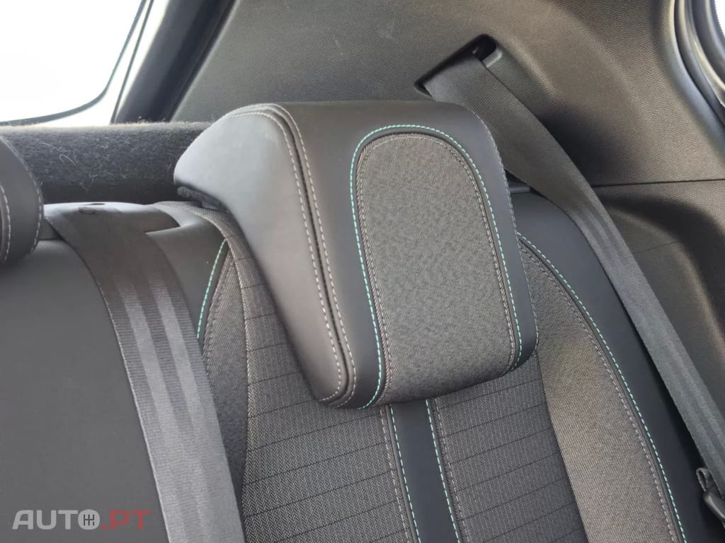 Peugeot 2008 PureTech 130 EAT8 Allure