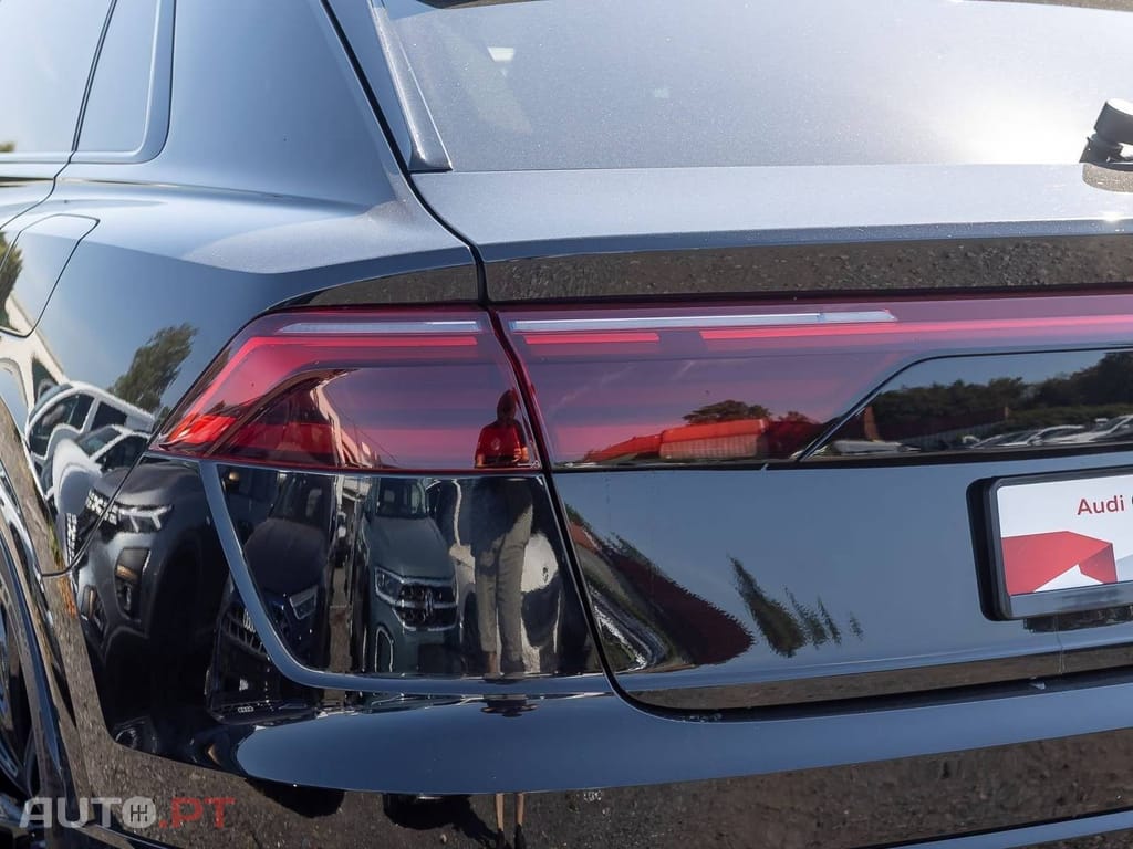 Audi Q8 60 TFSIe S line Matrix