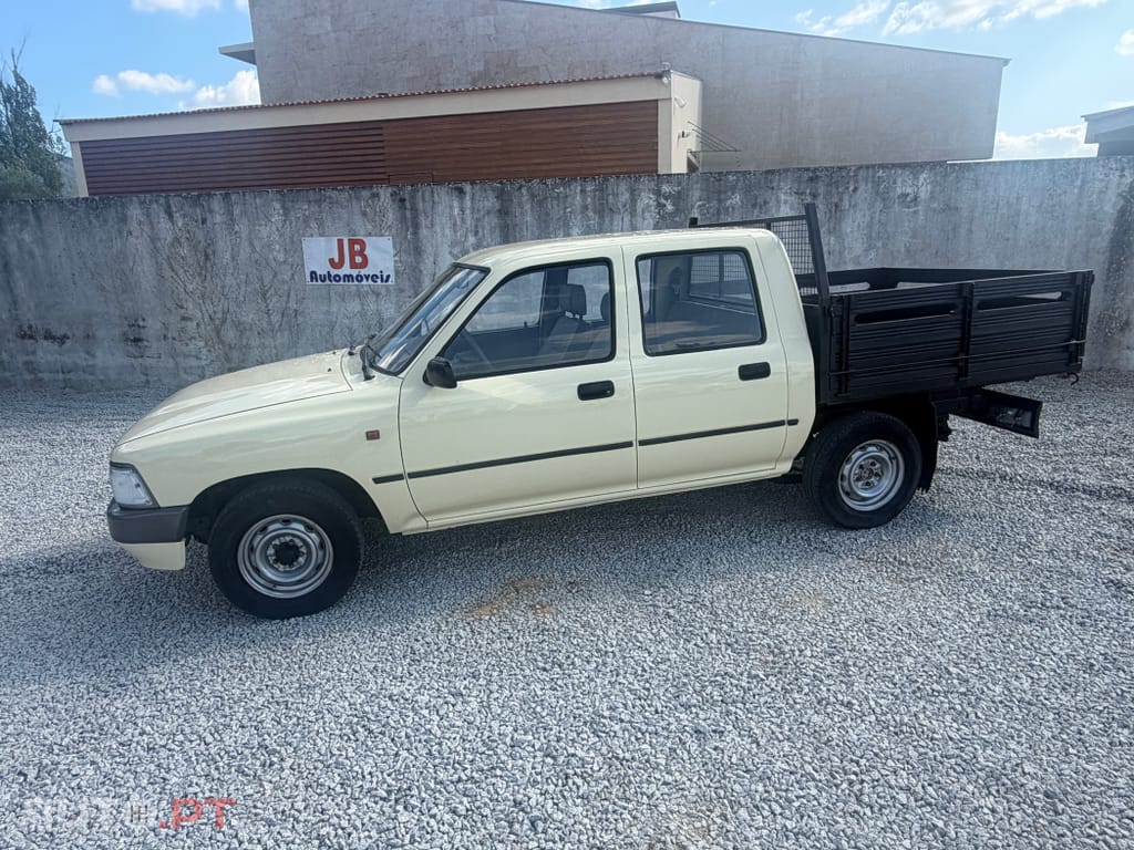 Toyota Hilux 2.4D 5LUG Dir. Assistida