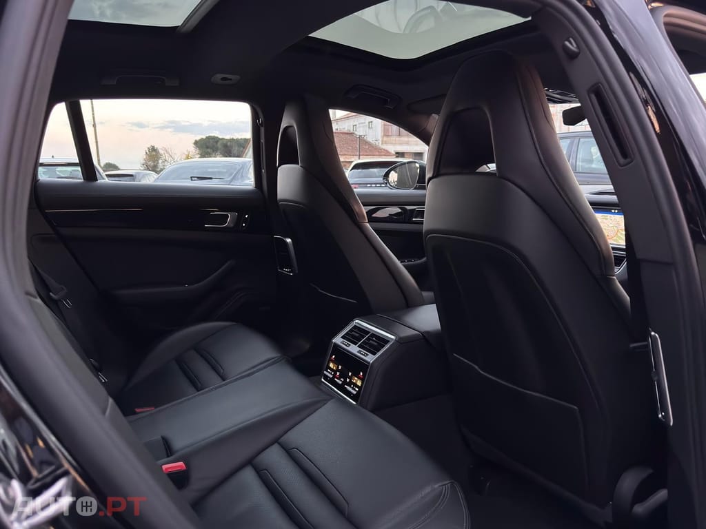Porsche Panamera 4 E-Hybrid