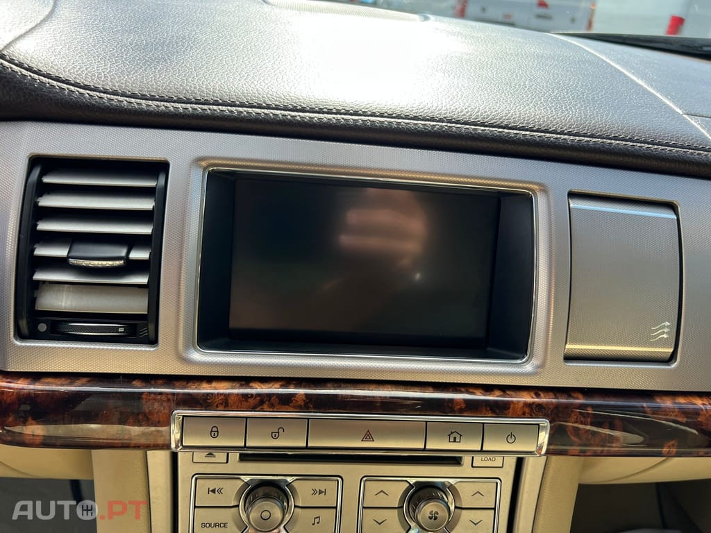 Jaguar XF 2.7 D V6 Luxury