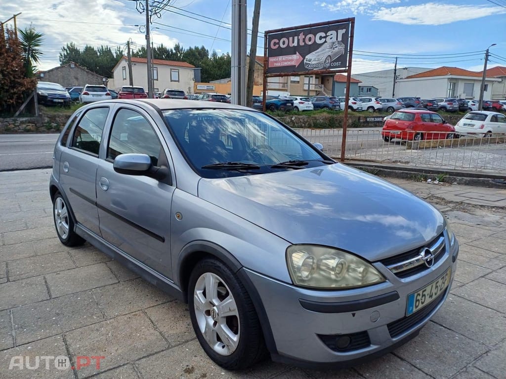Opel Corsa 1.2 Twinport Essentia