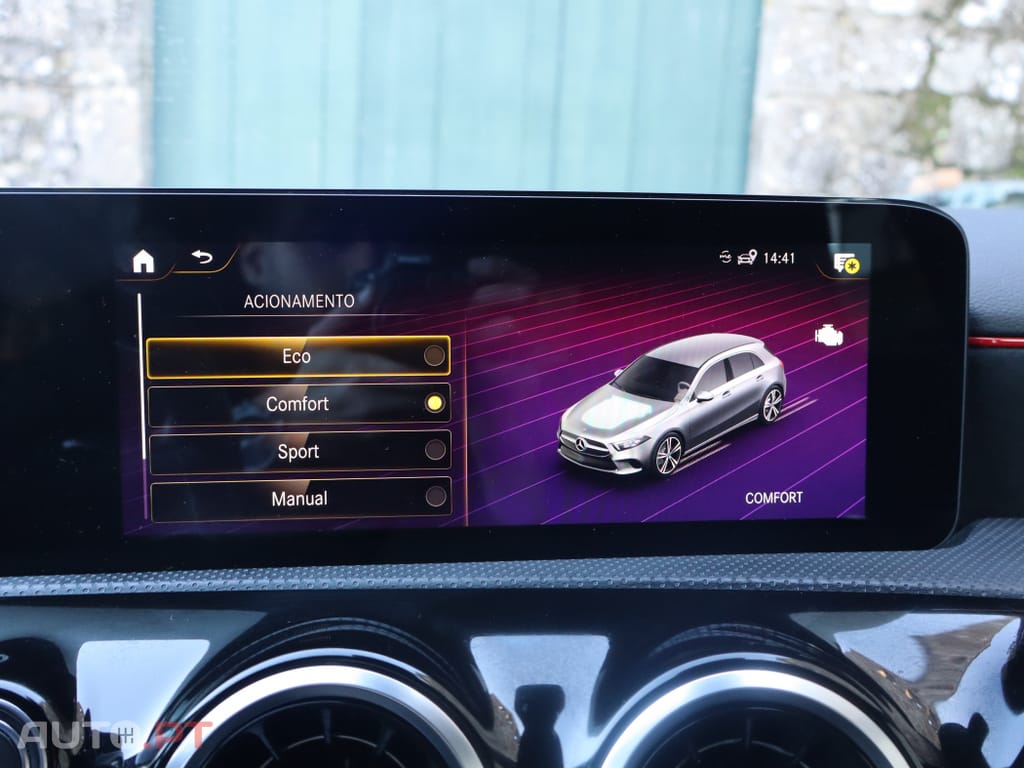 Mercedes-Benz A 250 e AMG Line