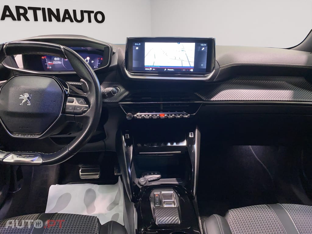 Peugeot 2008 1.2 PureTech GT EAT8