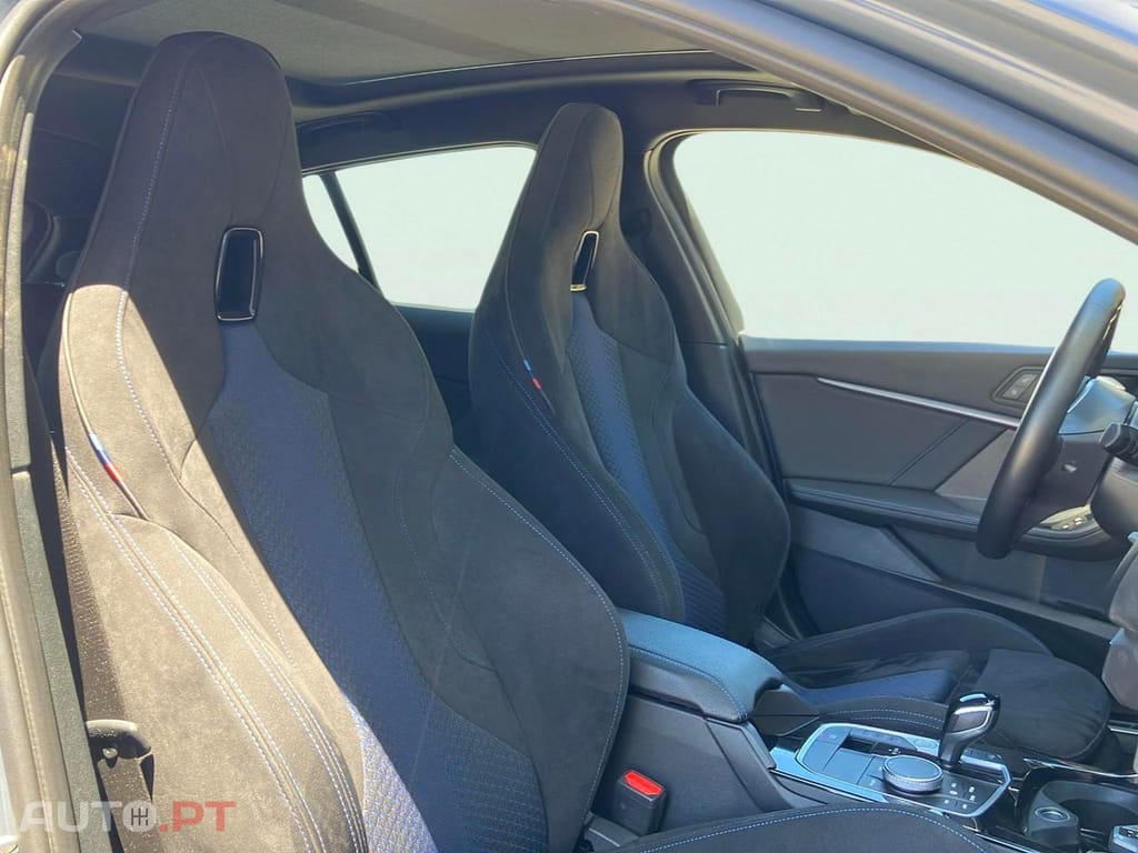 BMW 118 i Pack Desportivo M Auto