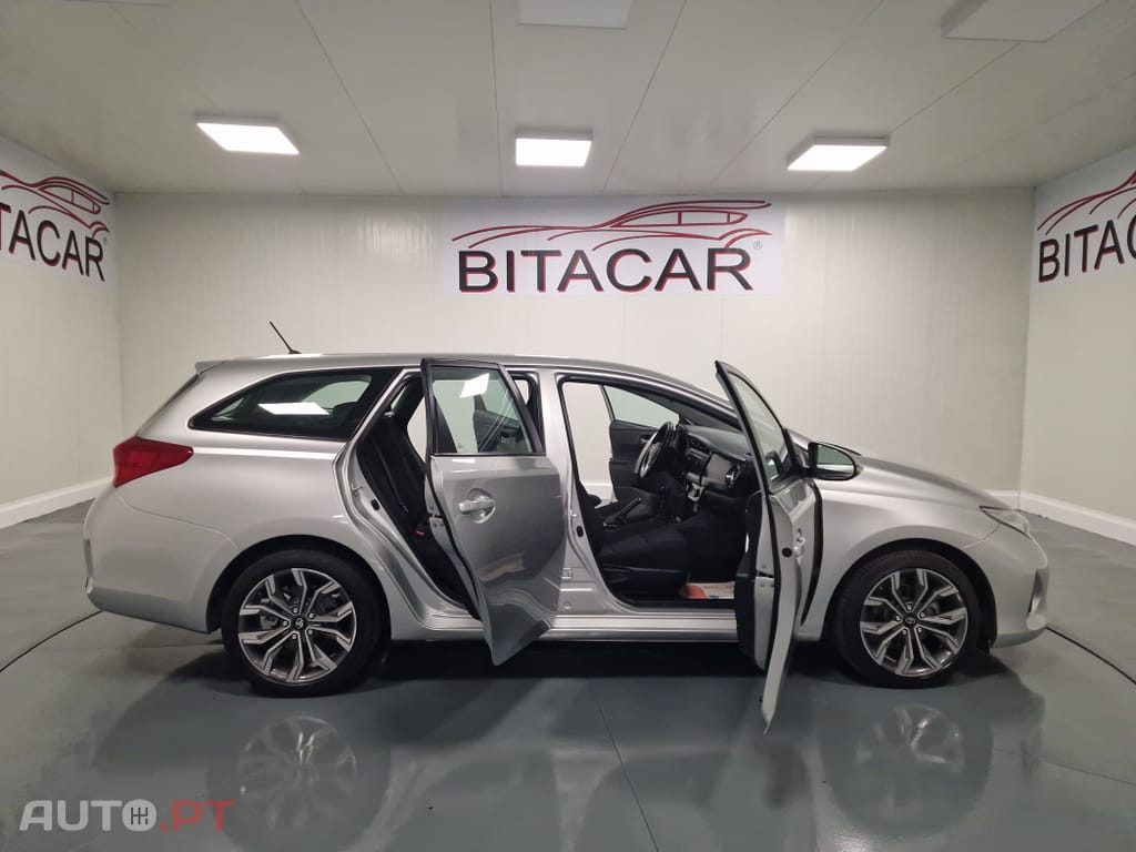 Toyota Auris Touring Sports 1.4 D-4D Active+AC