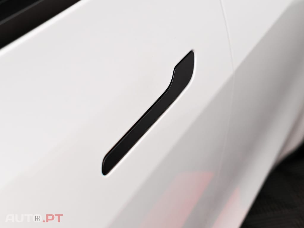 Tesla Model Y Long Range Dual Motor AWD