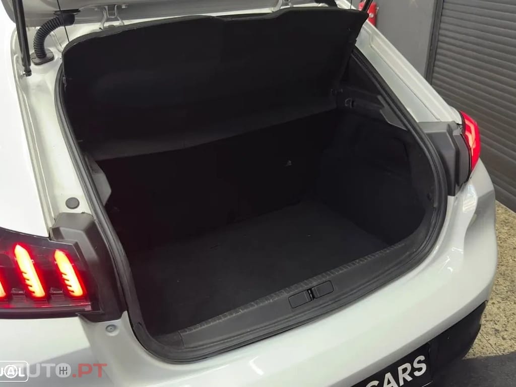 Peugeot E-208 50 kWh Allure