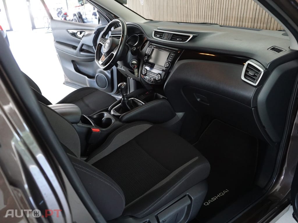 Nissan Qashqai 1.5 dCi N-Connecta J18
