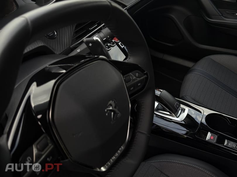 Peugeot 2008 1.2 PureTech Allure Pack EAT8