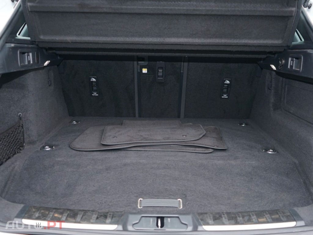 Jaguar F-Pace P400e AWD I.V.A DEDUTIVEL 