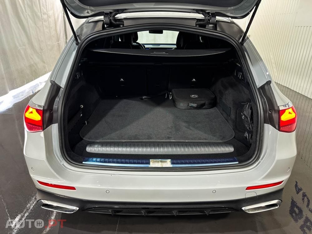 Mercedes-Benz E 300 e 9G-TRONIC AMG Line