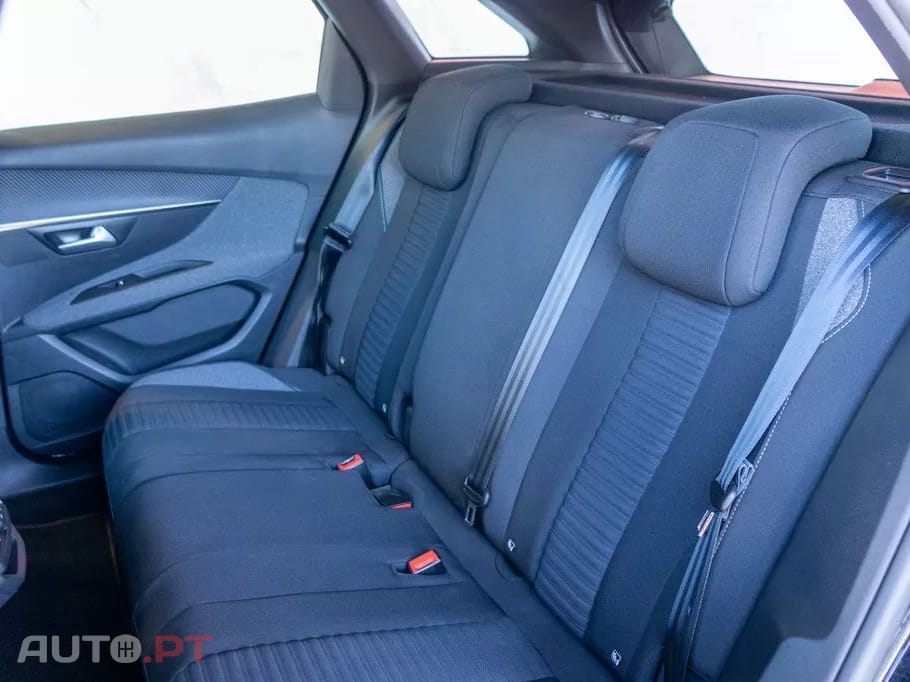 Peugeot 3008 1.2 Hybrid Active Pack e-DCS6