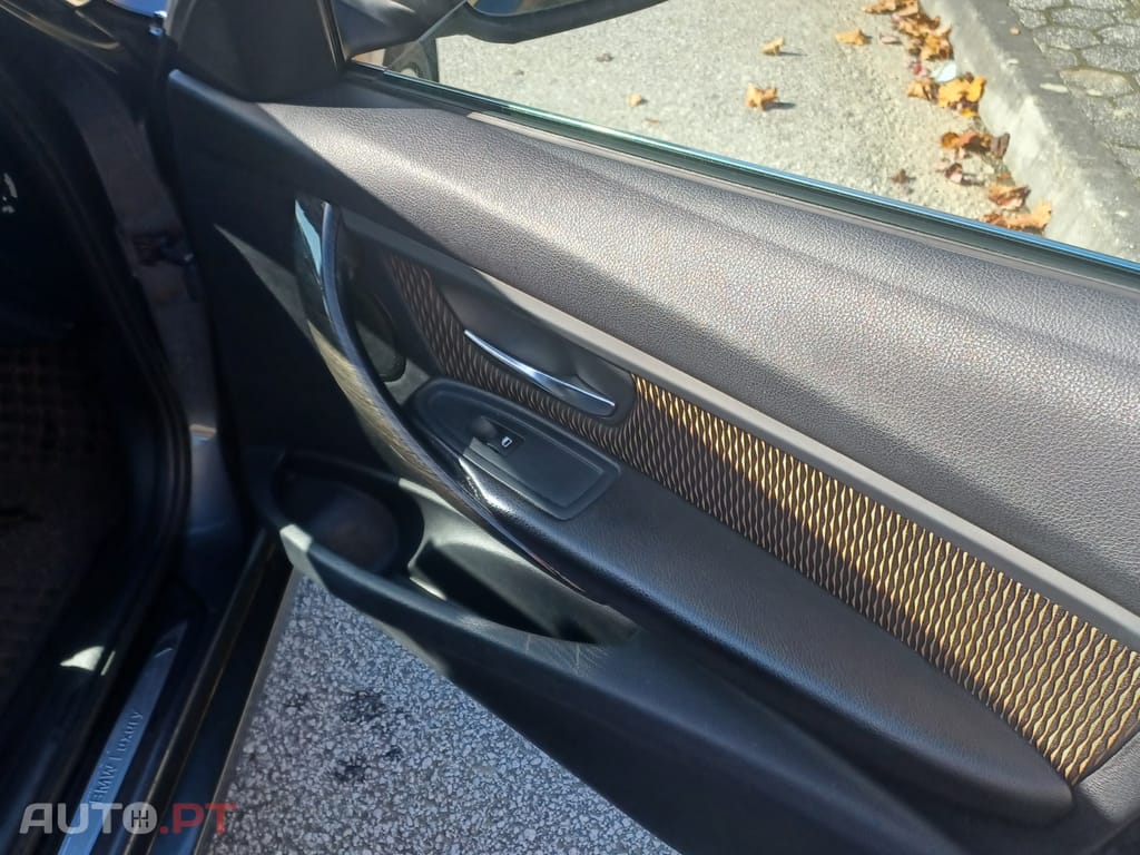 BMW 320 Touring d Luxury 184cv