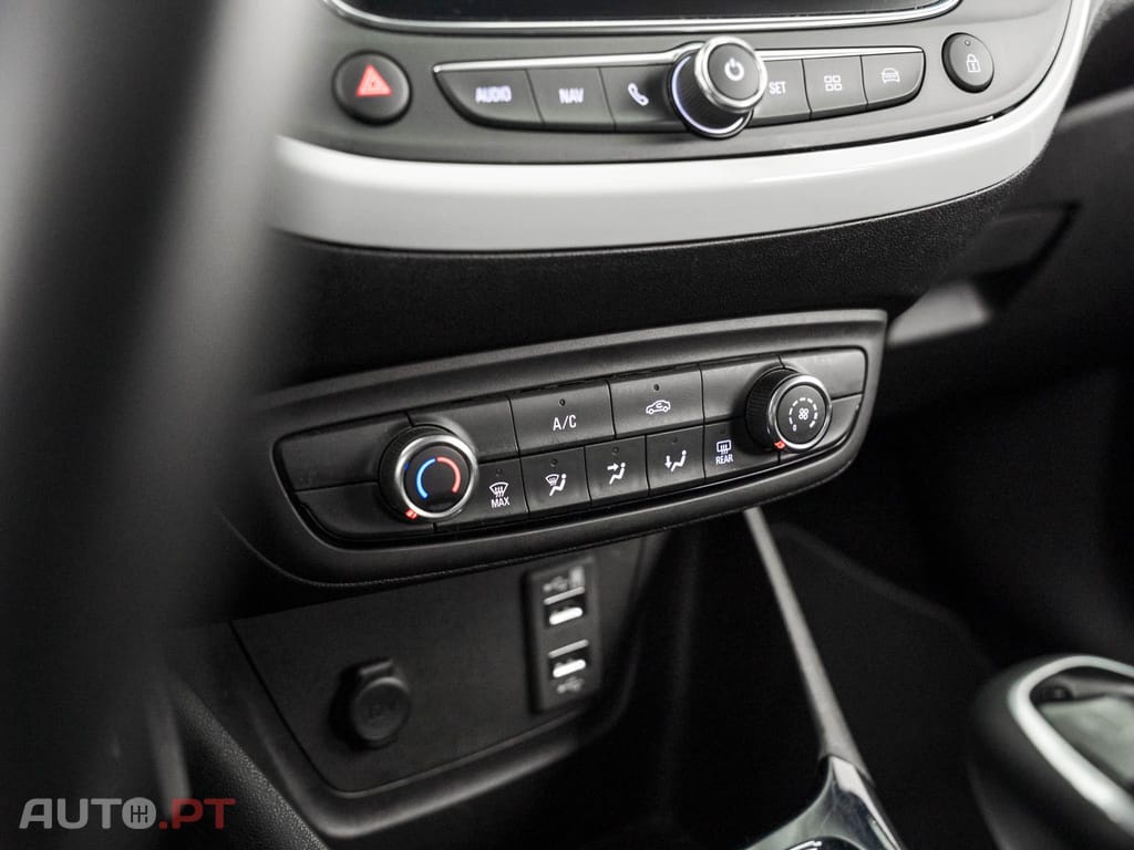 Opel Crossland X 1.2 T 2020
