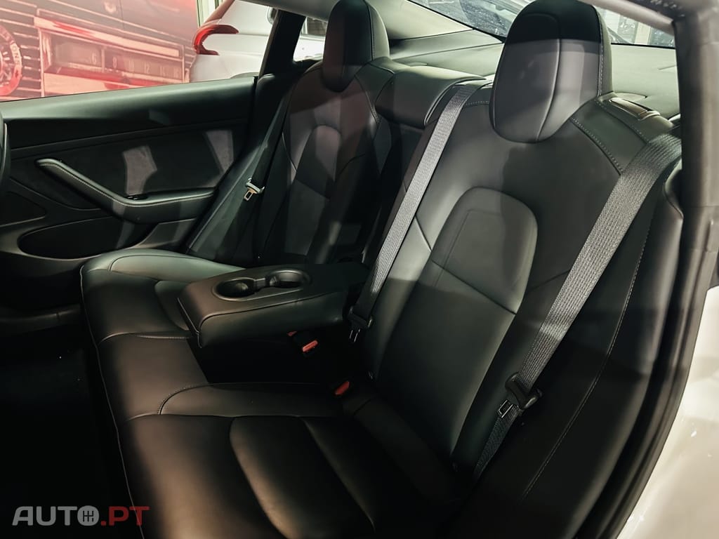 Tesla Model 3 Standard Range Plus RWD