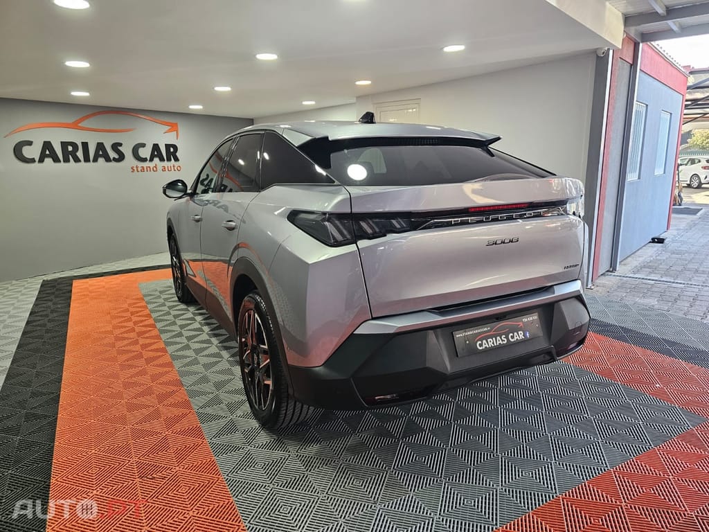 Peugeot 3008 1.2 Hybrid Allure e-DCS6