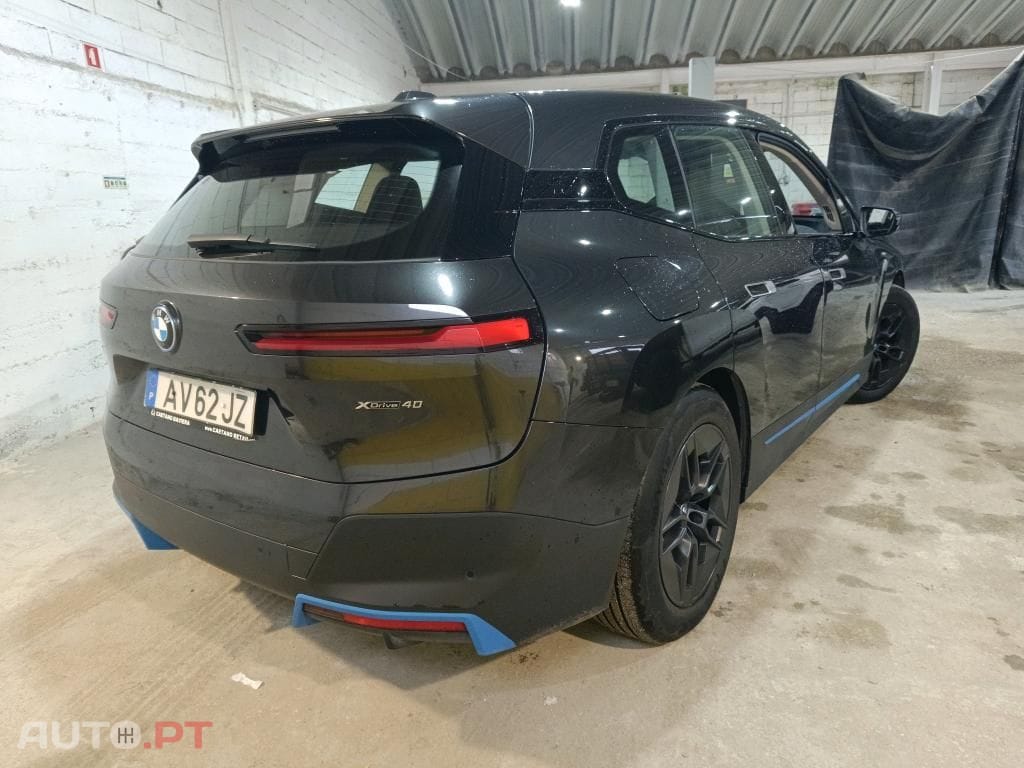 BMW iX xDrive 40