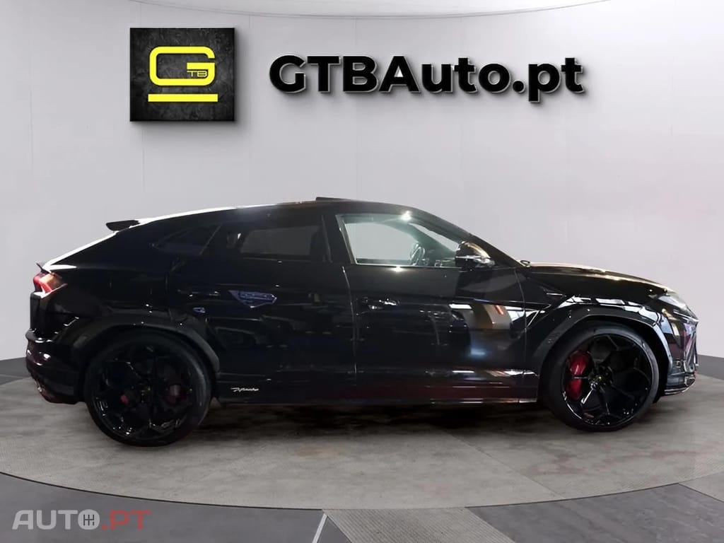 Lamborghini Urus Performante AKRAPOVIC Full Carbon