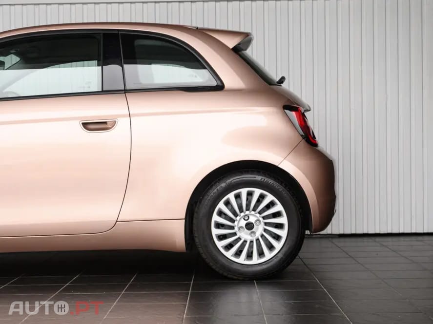 Fiat 500e Action