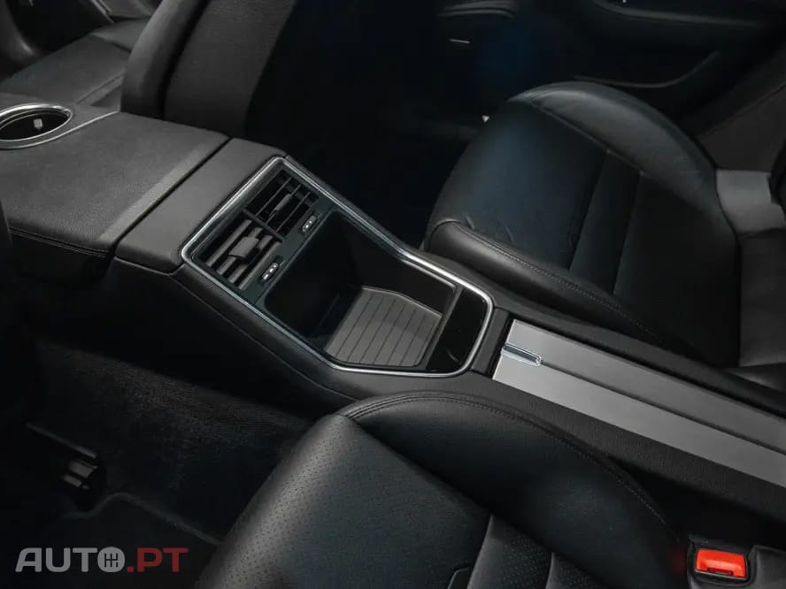 Porsche Panamera 4 E-Hybrid