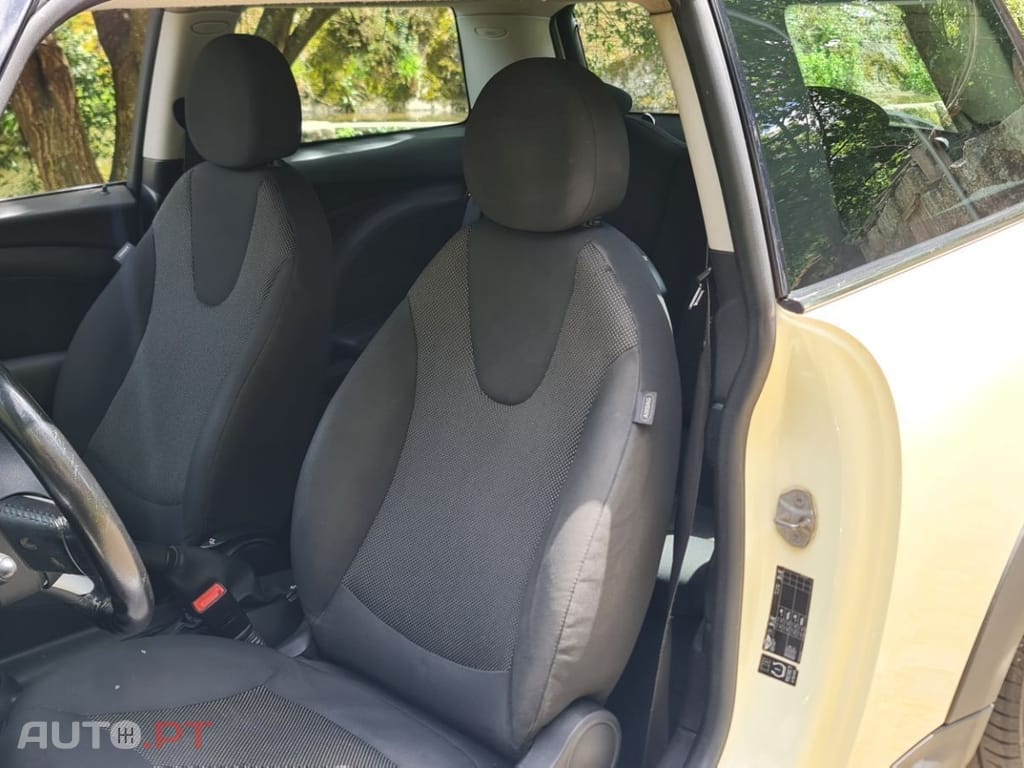 MINI Cooper Cooper D
