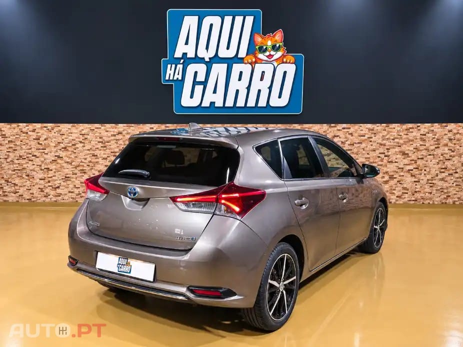 Toyota Auris 1.8 HSD Square Collection