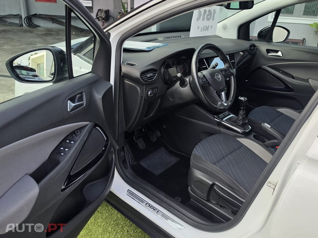 Opel Crossland X 1.2T 120Anos Nacional 1 Dono