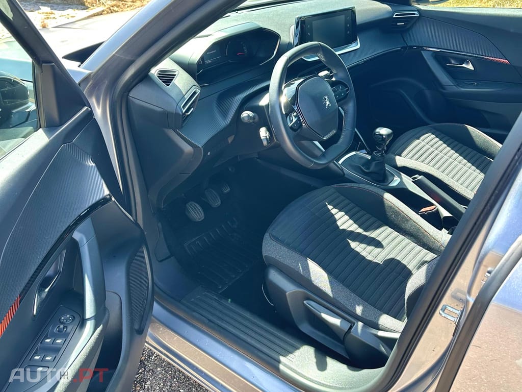 Peugeot 2008 1.2 PureTech Active Pack