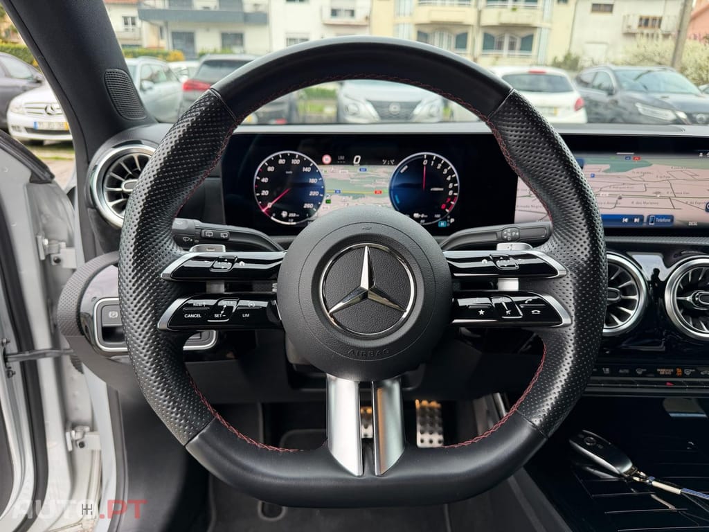 Mercedes-Benz A 250 e AMG Line