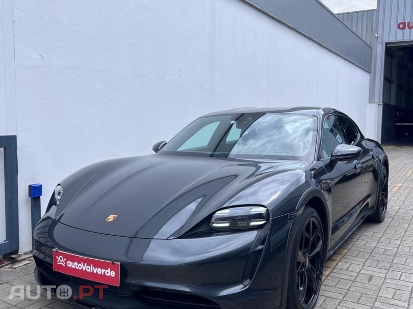 Porsche Taycan 4