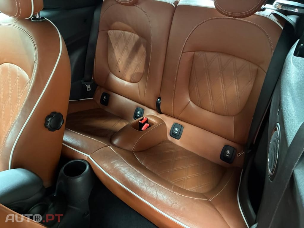 MINI Cabrio Cooper S Finition Red Hot Chili