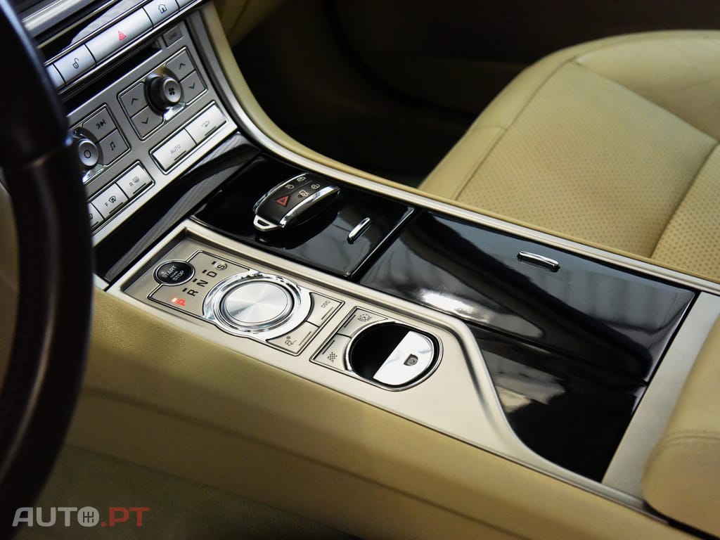 Jaguar XF S 3.0D V6 LUXURY