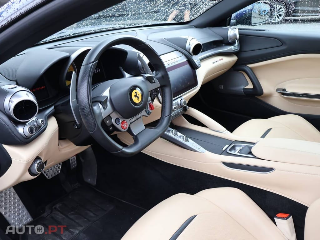Ferrari GTC4 Lusso V12 4WD Lift