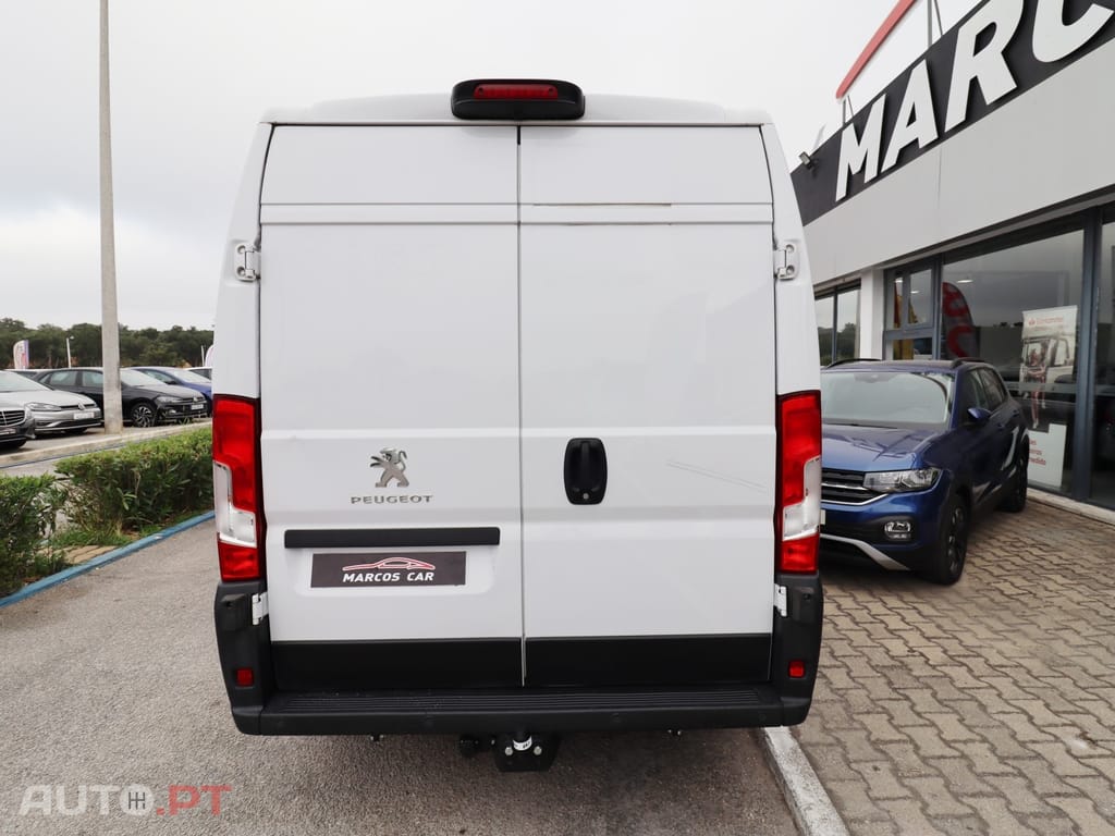 Peugeot Boxer 2.0 BlueHDi 330 L2H2 Premium