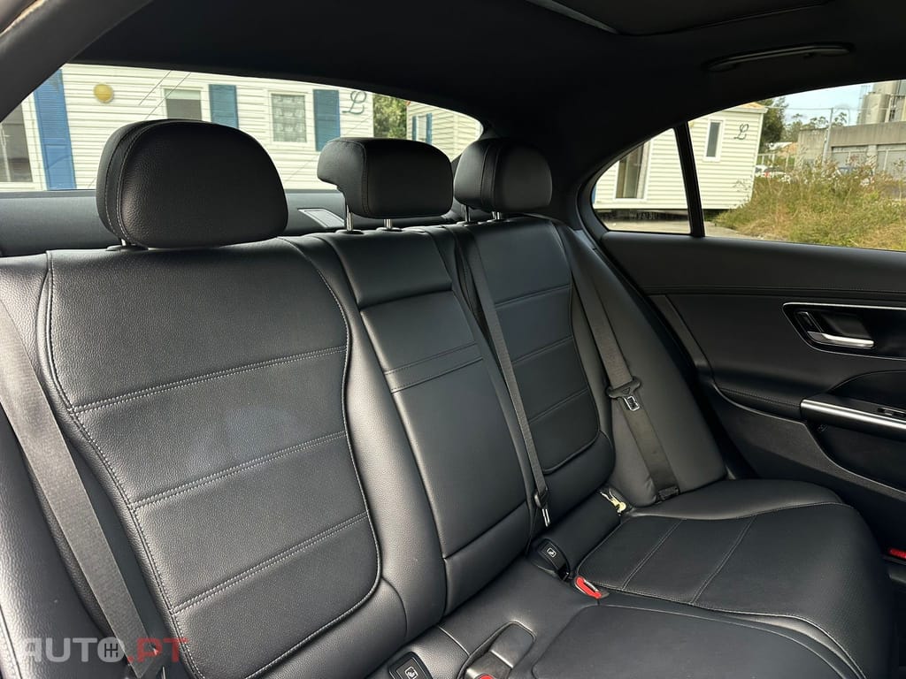 Mercedes-Benz C 300 e AMG Line