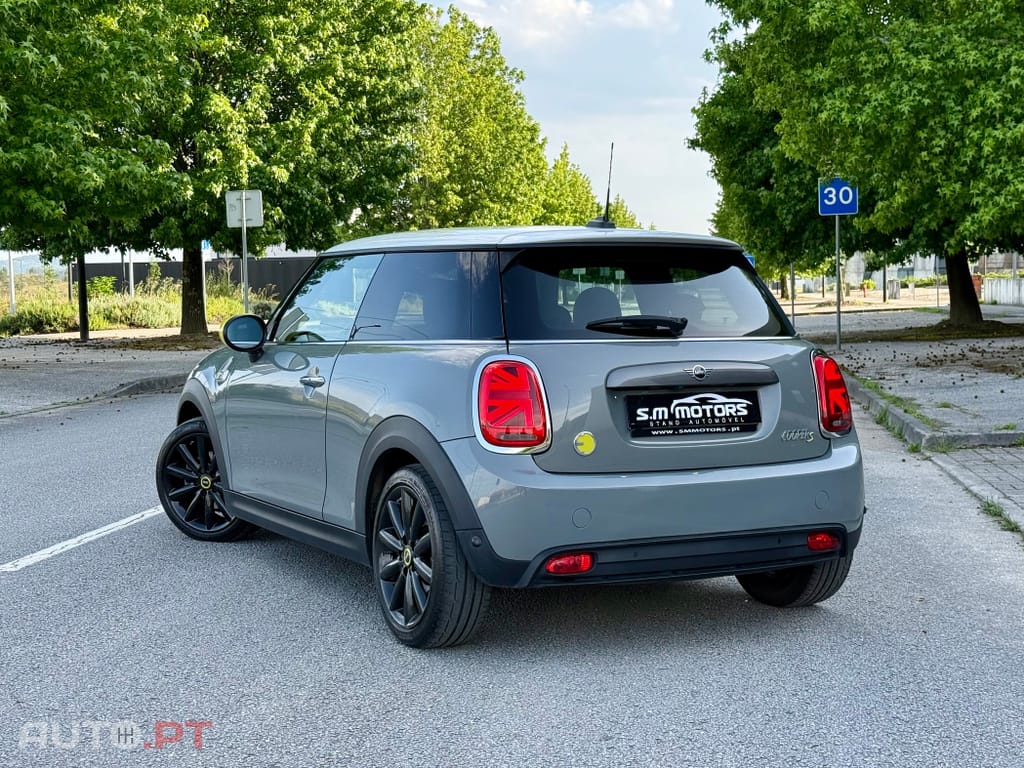 MINI Cooper Cooper SE Premium Essential