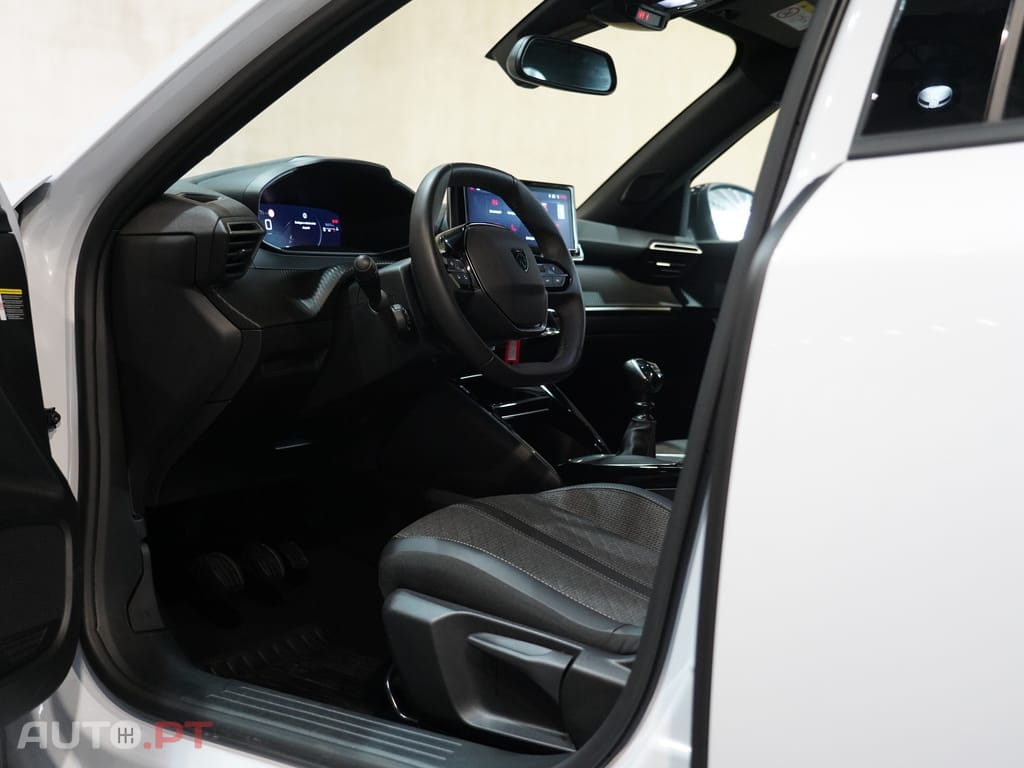 Peugeot 2008 1.2 PureTech Allure