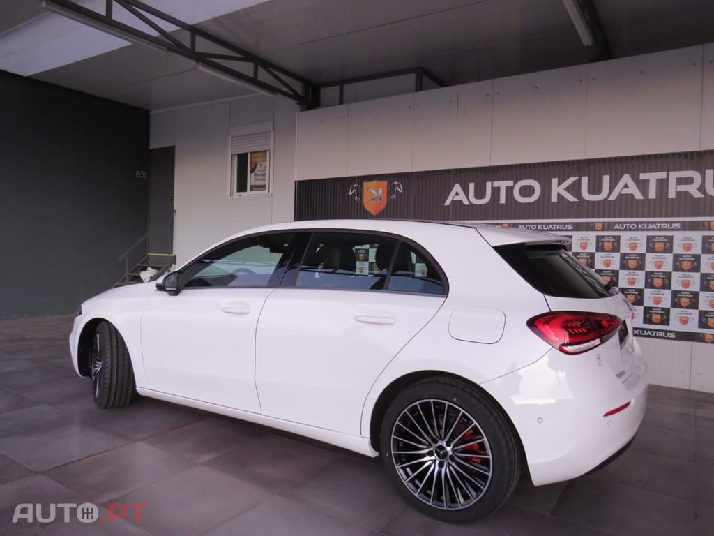 Mercedes-Benz A 180 Automático
