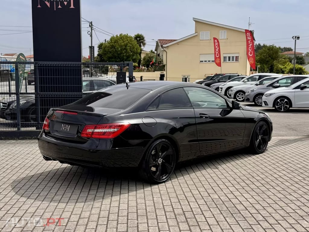 Mercedes-Benz E 220 CDI BlueEfficiency Auto