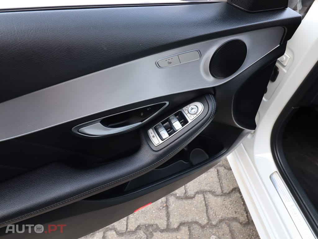 Mercedes-Benz C 300 de AMG Line