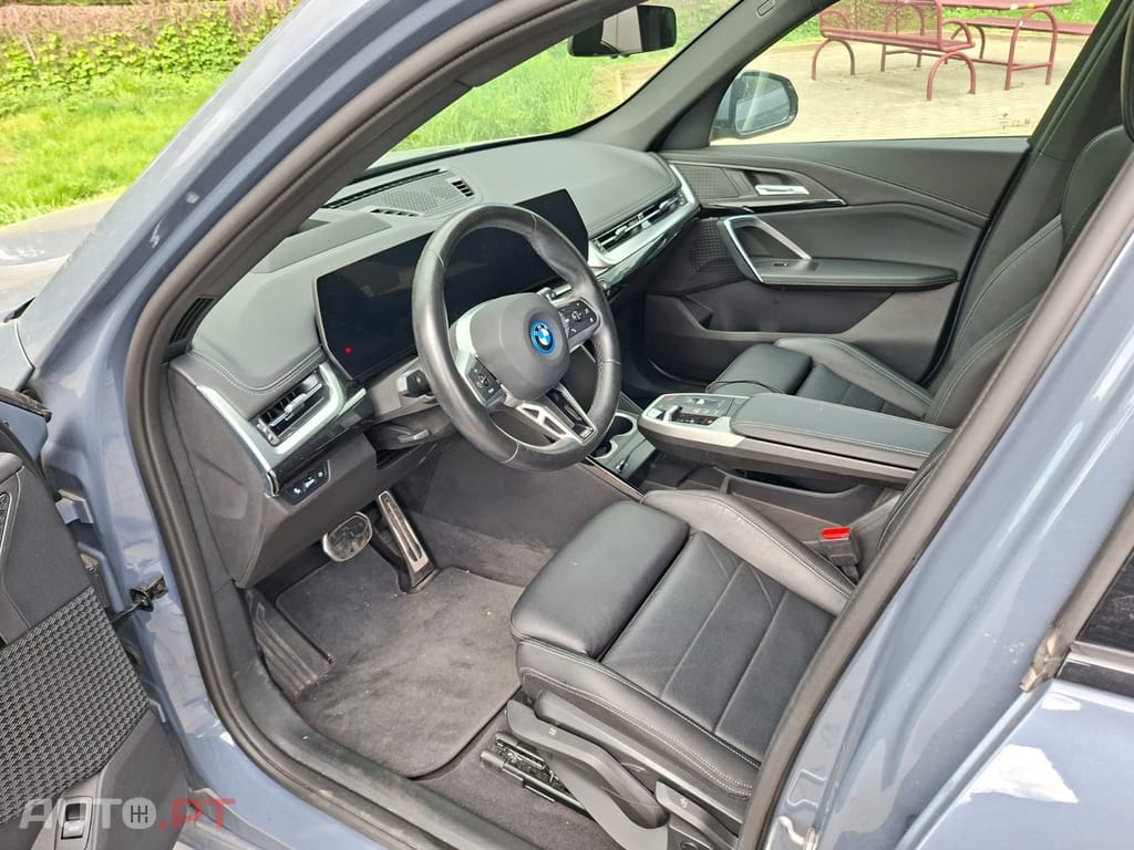 BMW iX1 xDrive30 Pack Desportivo M Pro