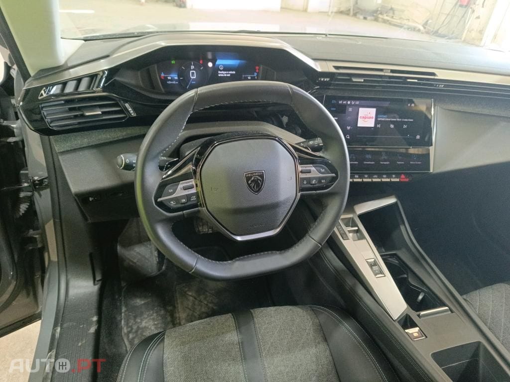Peugeot 408 1.2 PureTech Allure EAT8