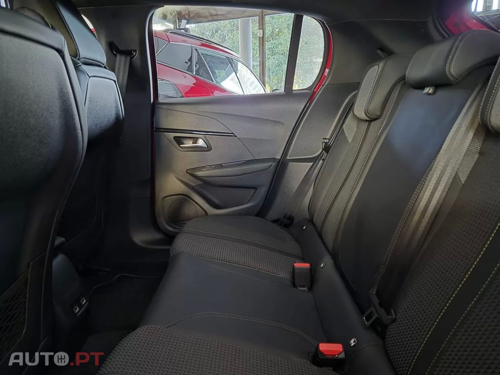 Peugeot E-208 50 kWh GT