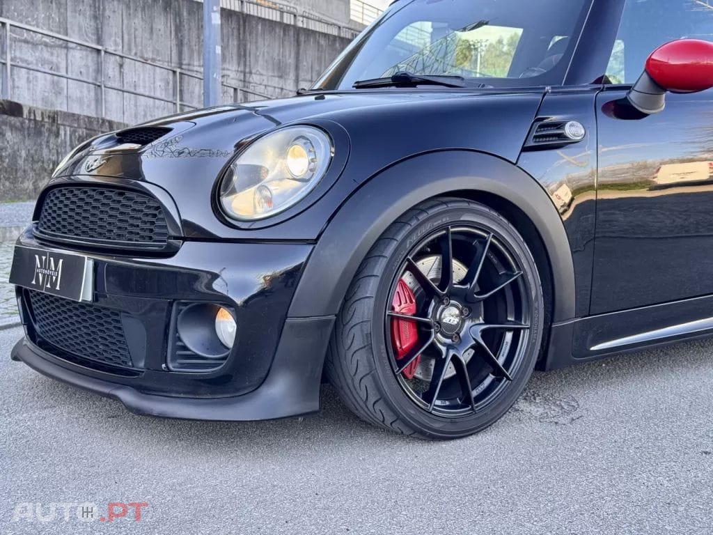 MINI John Cooper Works .