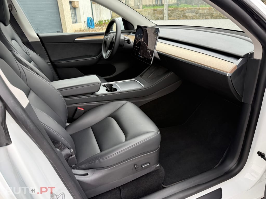 Tesla Model Y Long Range Dual Motor AWD