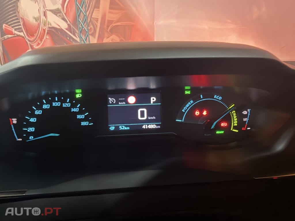 Peugeot E-2008 50 kWh Active Pack